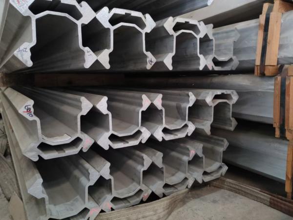 Underground Mining Industry Application Atlas Epiroc BMH2000 Feed Beam Aluminum