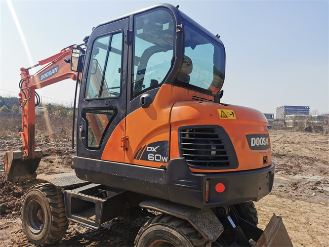 Used Doosan DH60-7 Excavator Crawler DH60 60W With 0.21m3 Bucket Capacity