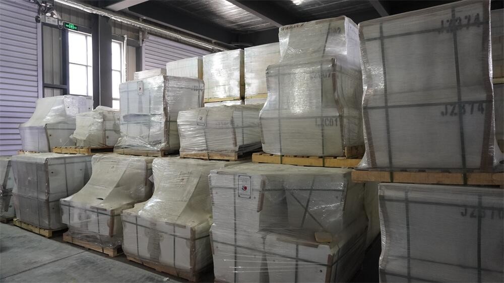 Chemical Corrosion Resistance Refractory Pouring Corundum Mullite Brick For Glass Furnace