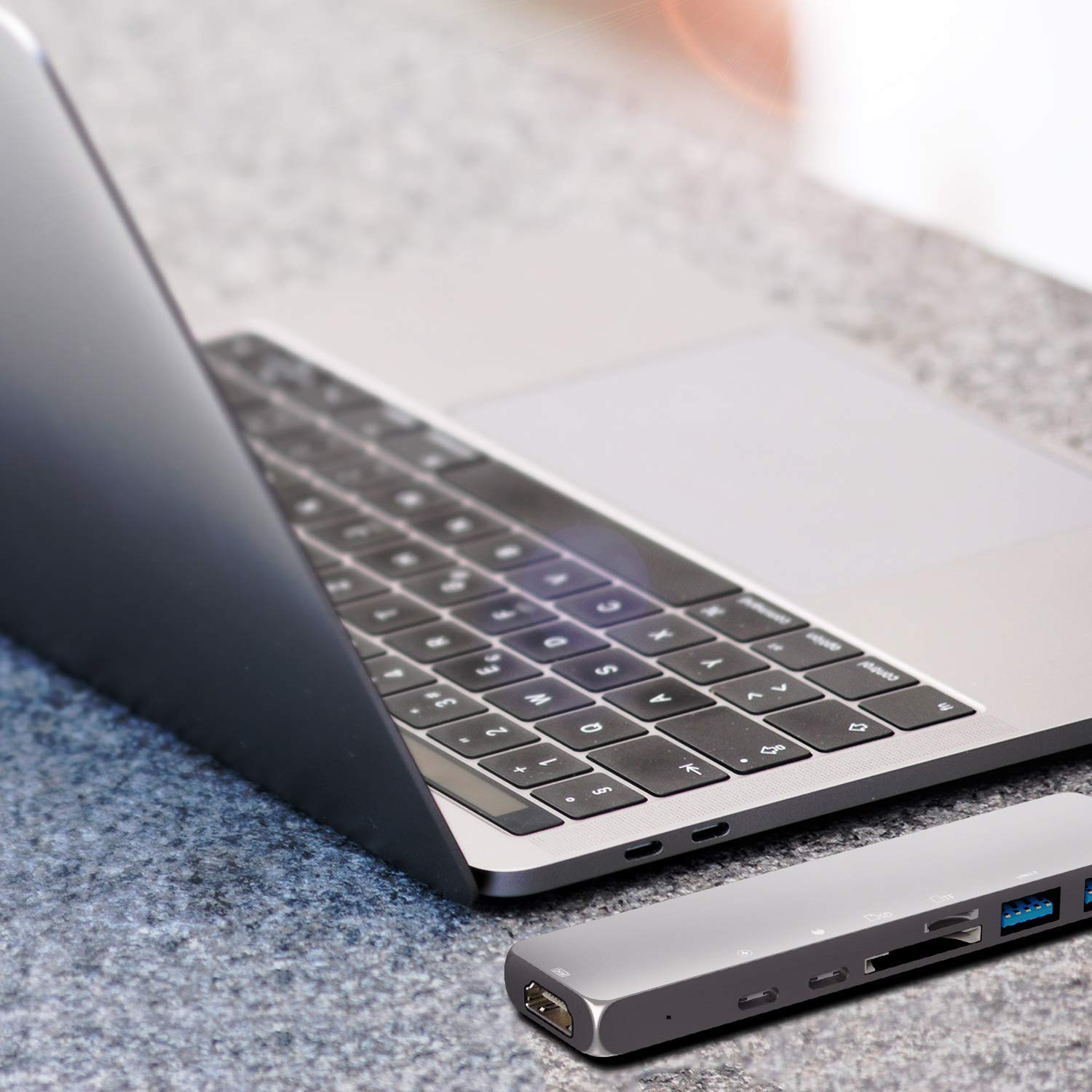 USB C Hub Macbook Pro Thunderbolt 3 Dock Aluminum USB Hub for 2016/2017 MacBook Pro 13" & 15" 4K USB data