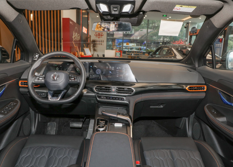 Changan UNI-T 2022 2.0t 8AT 233HP L4 Compact Suv 5 Door 5 Seats