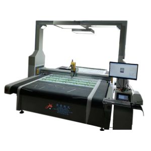 Microcomputer Control AC220V Knife Cutting Machine For Sportswear