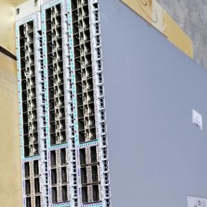 China DCS-7160-48YC6-F/R 7160 25GbE 100g SWITCH Full-Duplex Half-Duplex Communication Mode factory