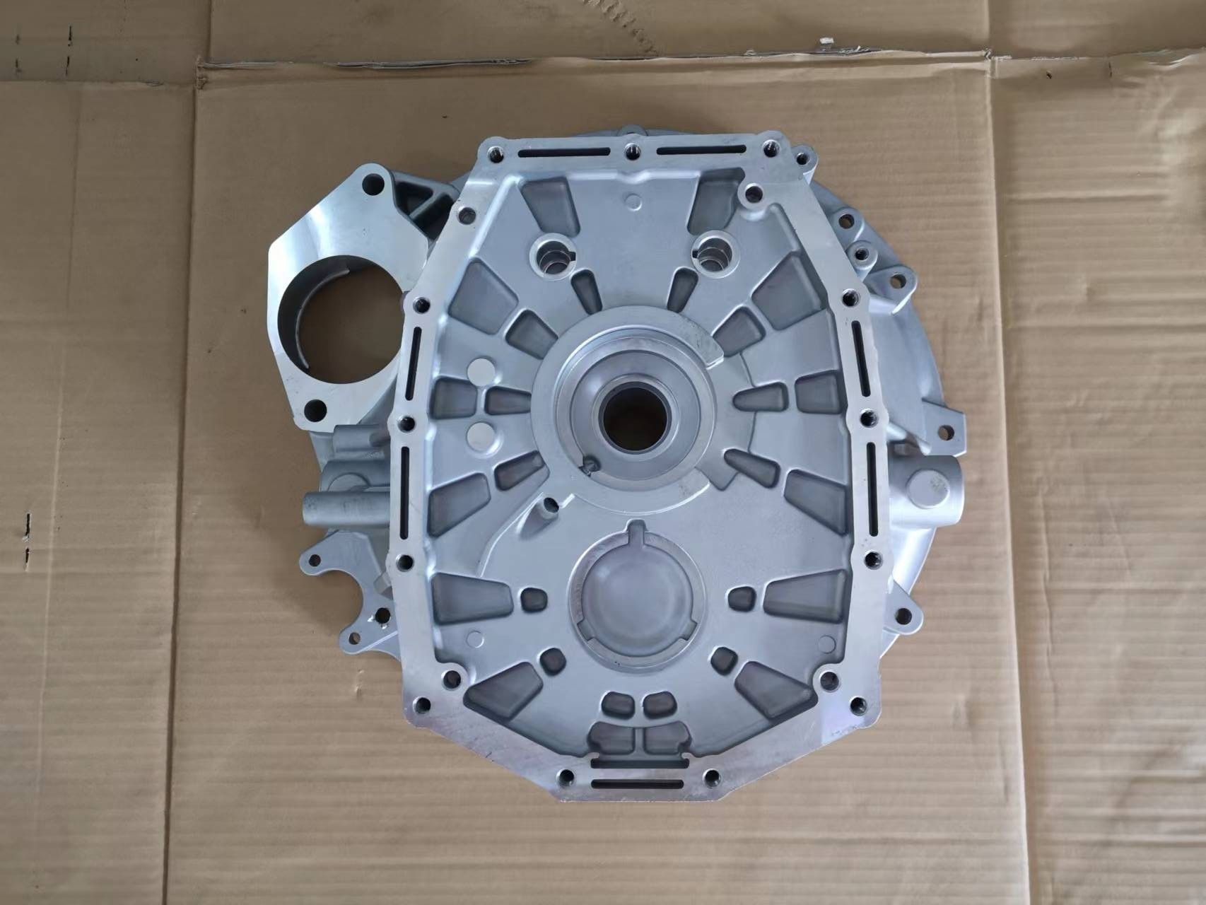 8972389304 MZZ6U MZZ6F Transmission Clutch Housing Aluminum Parts 4HK1 Engine MZZ Series Gearbox