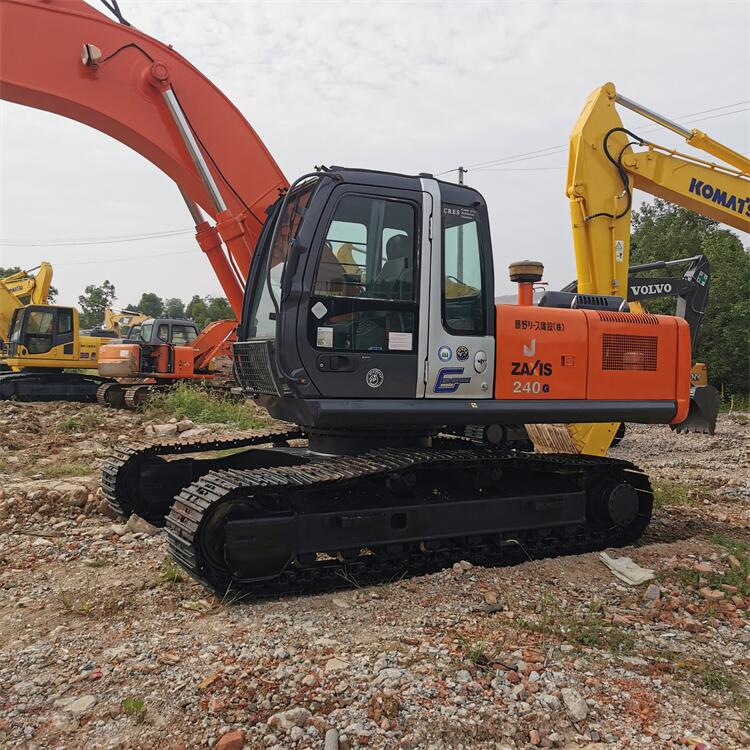 Used Hitachi ZX240 Excavator in Shanghai Made in Japan with Original Hydraulic Valve