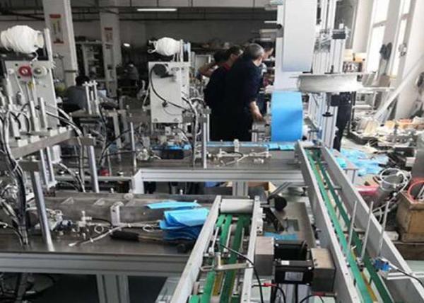 Fully automatic 3 ply nonwoven fabric disposable medical facemask masks making