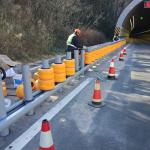 Traffic Safety on Highways with Straight Barrier and Aluminum Alloy Roller