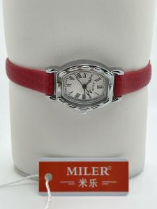 China Modern Leather Strap Watches Laser Engraved Logo 30 Meters Water Resistant factory