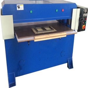 Durable Paper Packaging Material Punching Machine with Hydraulic Syste