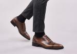 Lace Up Mens Pointed Toe Dress Shoes Autumn Mens Brown Brogue Shoes For Wedding