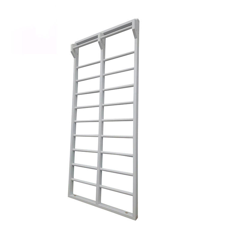 Outdoor Non Toxic Kids Gymnastics Bar / Wooden Climbing Ladder Custom Length