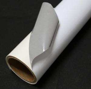 China Outdoor Advertising Glossy Vinyl Sticker 100mic Roll With Permernent Grey Glue factory
