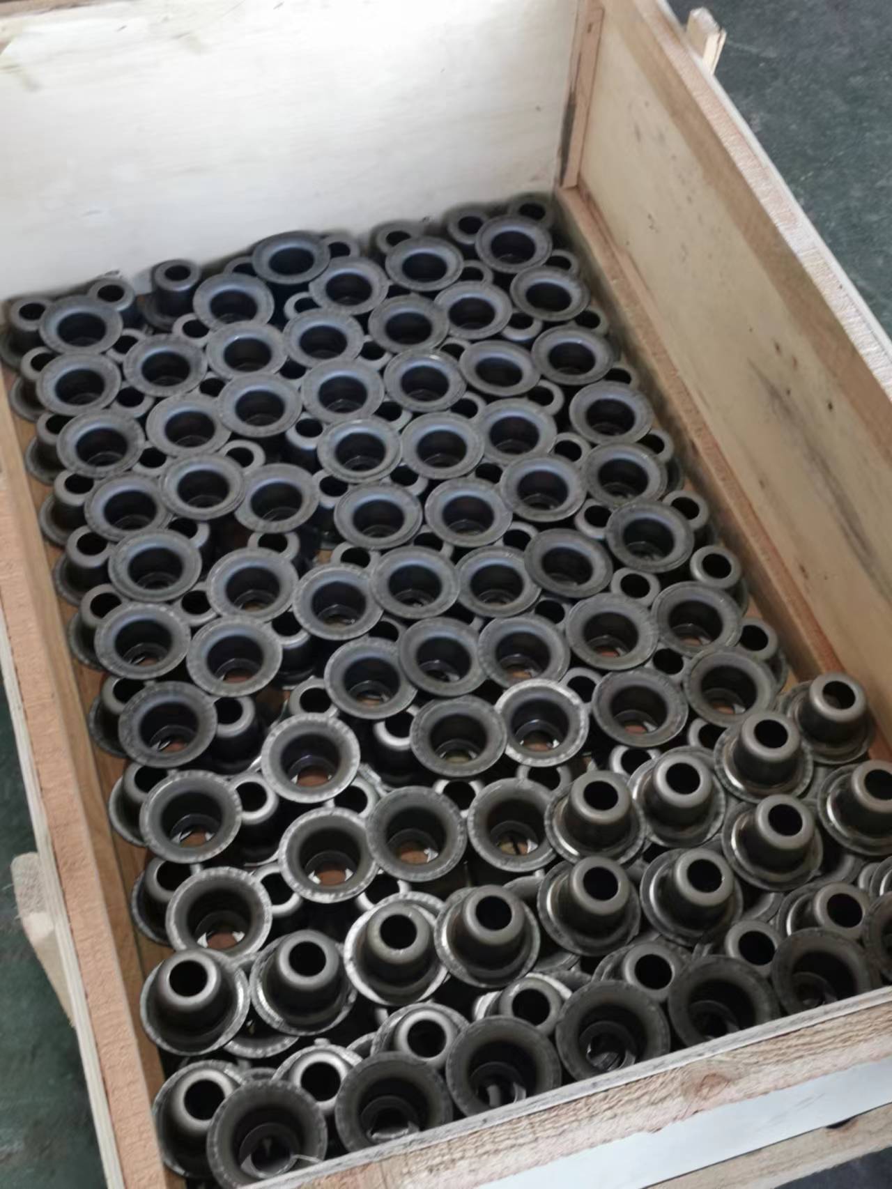 Belt Conveyor Small Roller Bearing House And Dust Proof Labyrinth Seals