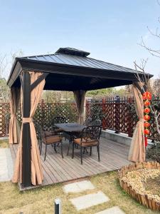 China Roof Pavilion Aluminum hardtop galvanized metal High quality garden Modern luxury factory