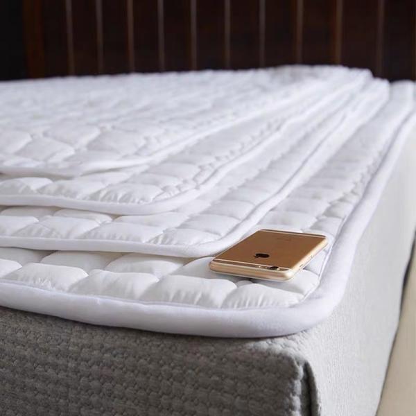 Non-Slip Mattress Protector for Hotel Simple and Fashionable Design Machine