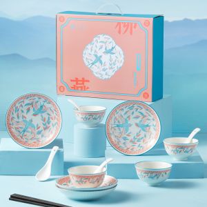 China Modern Custom Ceramic Dinnerware Set with Personalized Logo Design factory
