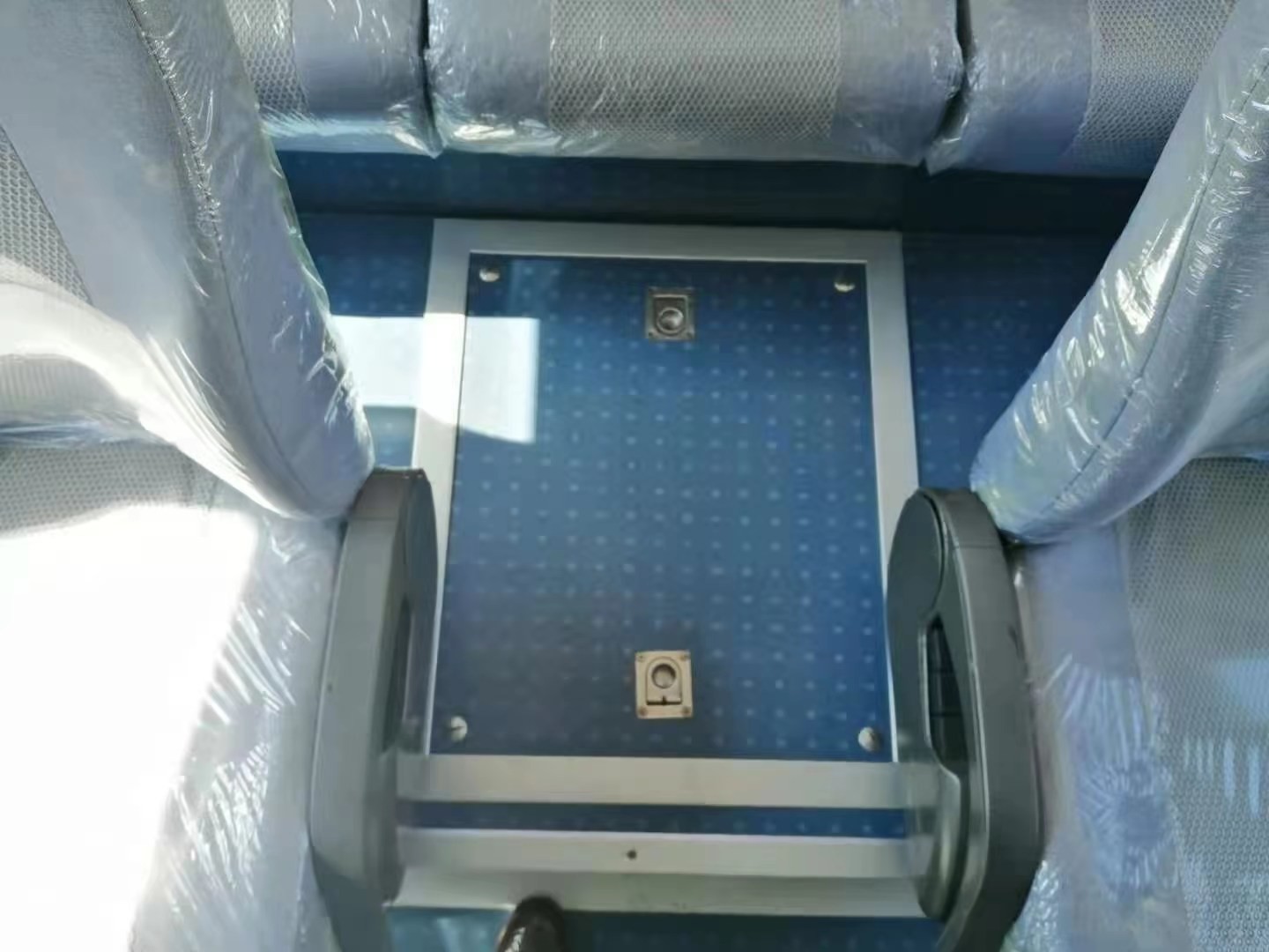Yutong ZK6117 55 Seats New Bus Steel Chassis Rear Diesel Engine Bus Euro III