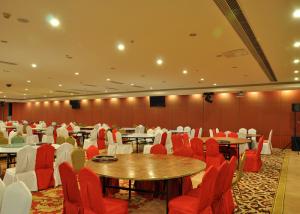 China Accordion Room Dividers Acoustical Sound Panels Folding Partition Wall factory