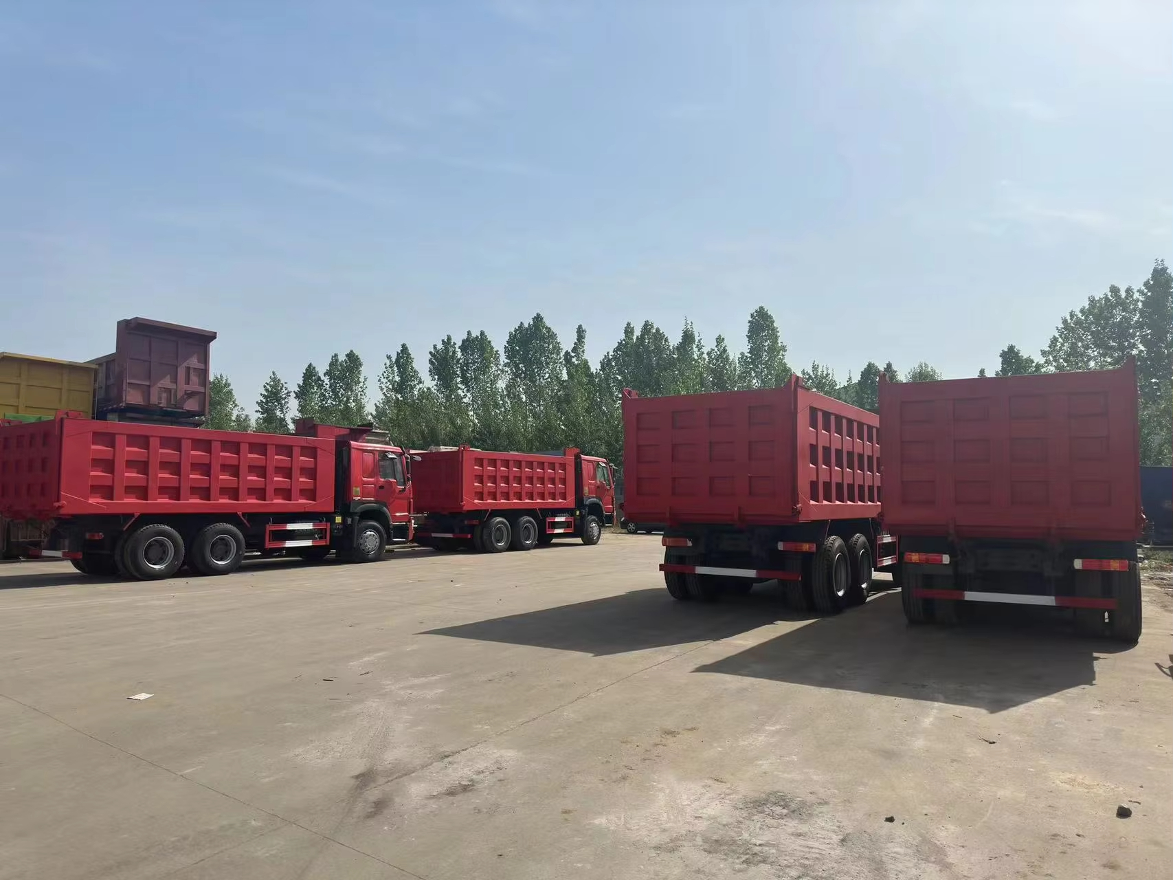 Used Sinotruk Howo 10 Tyres 6X4 40Ton Tipper 371 375HP Long Distance Mine Sand Dump Trucks