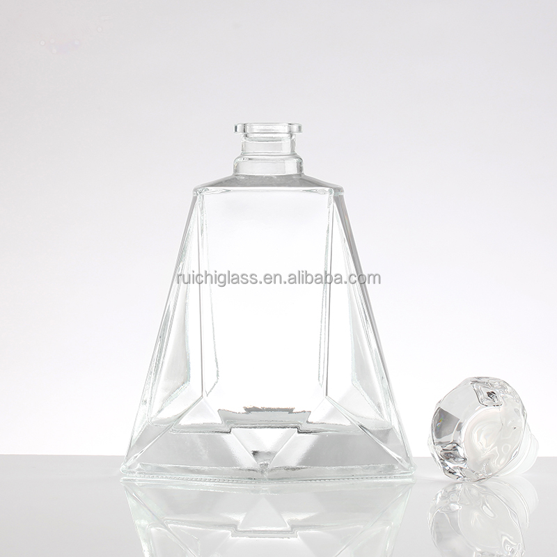 Fashion Design Glass Bottle for Whisky Brandy in Beverage Industrial