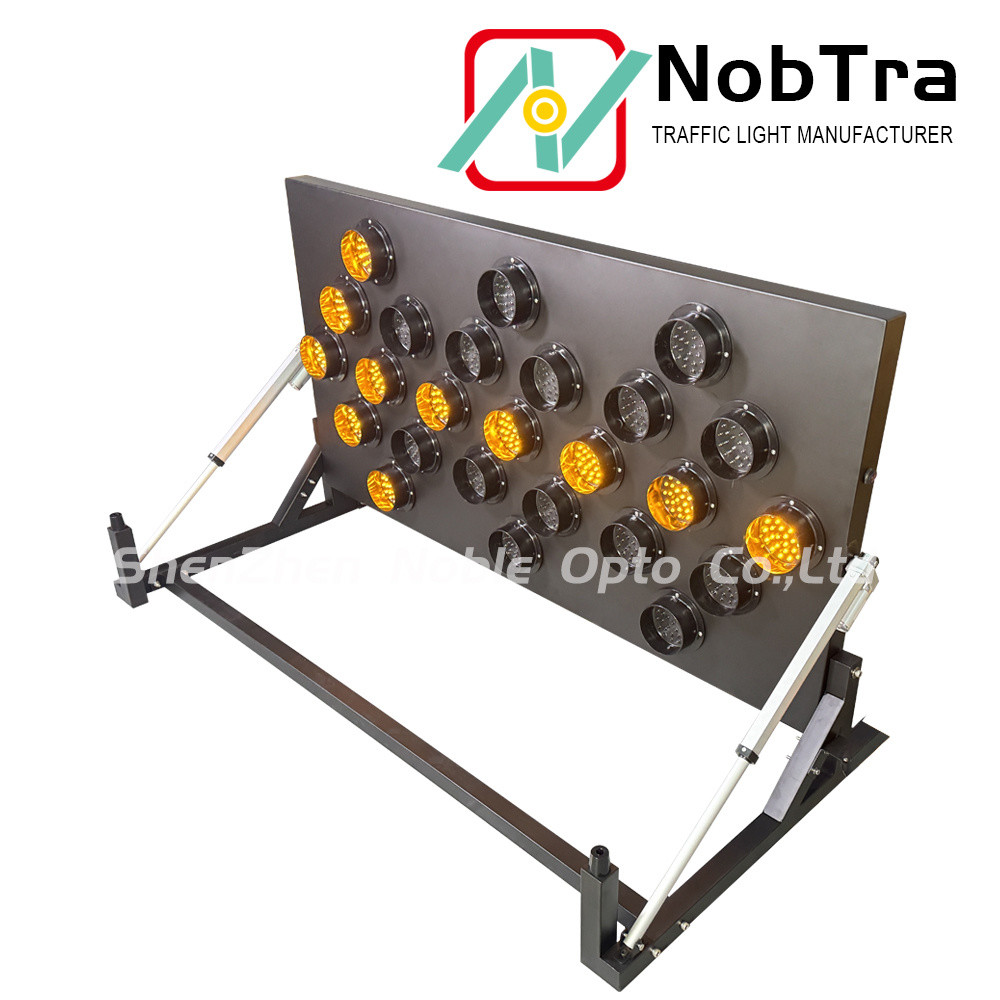 25 Lamps Solar Battery Trailer Mount Remote Control LED Traffic Signal Board CE Certified