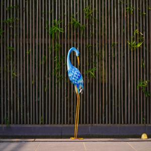 China Custom Metal Crane Lawn Ornaments Outdoor Metal Bird Figurines factory