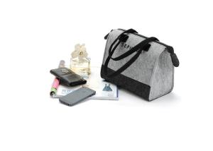 China Custom Logo Grey Wool Felt Bags 23*21*13 Cm Shockproof And Simple Design factory