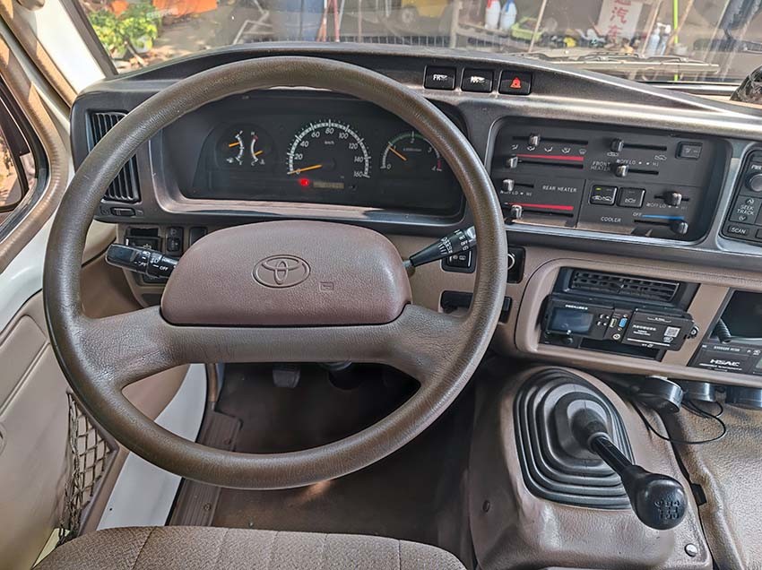 20 Seats Used Toyota Bus 120 Km/H LHD Used Left Hand Drive Bus