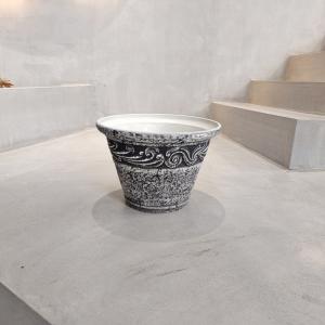 China Stylish Patterned Plastic Plant Pots For Home Decor And Gardening factory