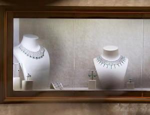 China ODM Electroplated Jewelry Store Showcases With Regular Electrical Lock factory