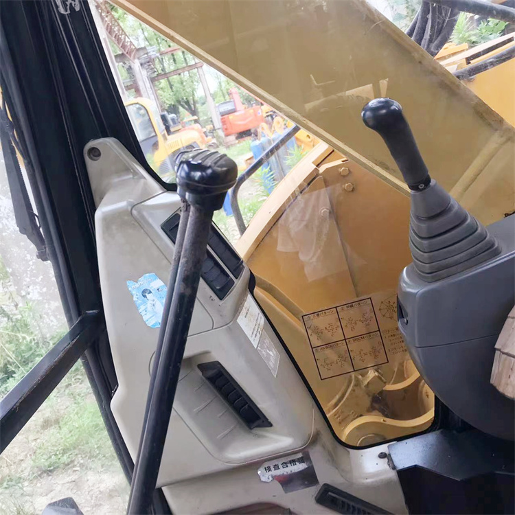 8000 KG Hydraulic Mini Excavator Made in Japan with Original Parts and Good Condition