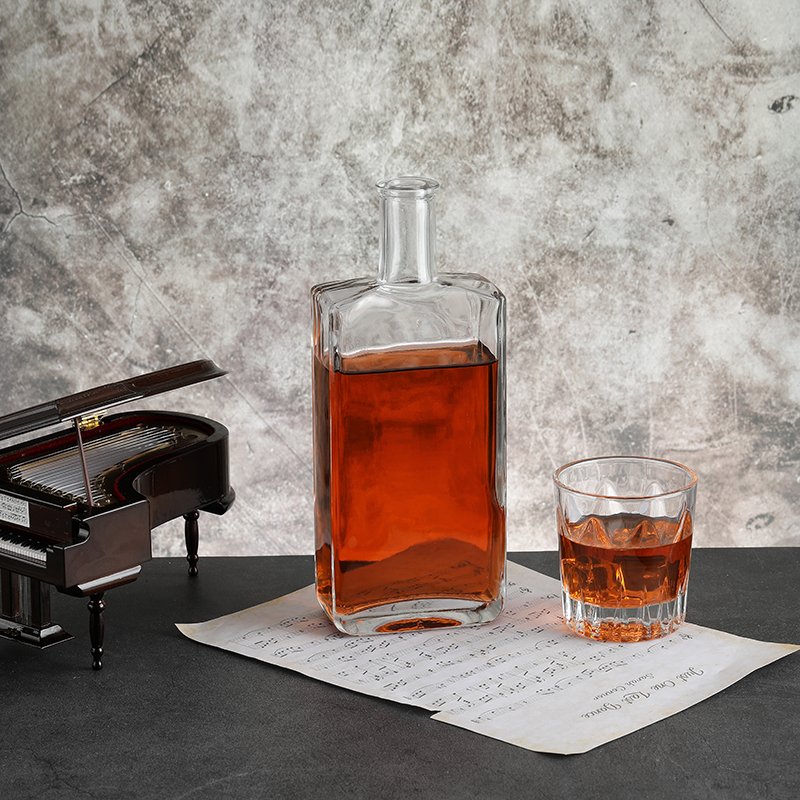 Shandong 700ml 750ml Flat Square Decal Glass Wine Bottle with Customize Sealing Type