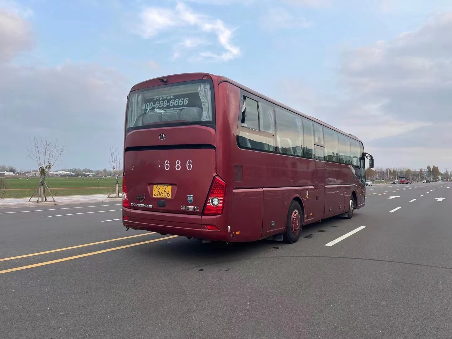 Second Hand Tourist Bus 12m Lenght Yutong ZK6122 Leaf Spring Suspension Left Used Coach
