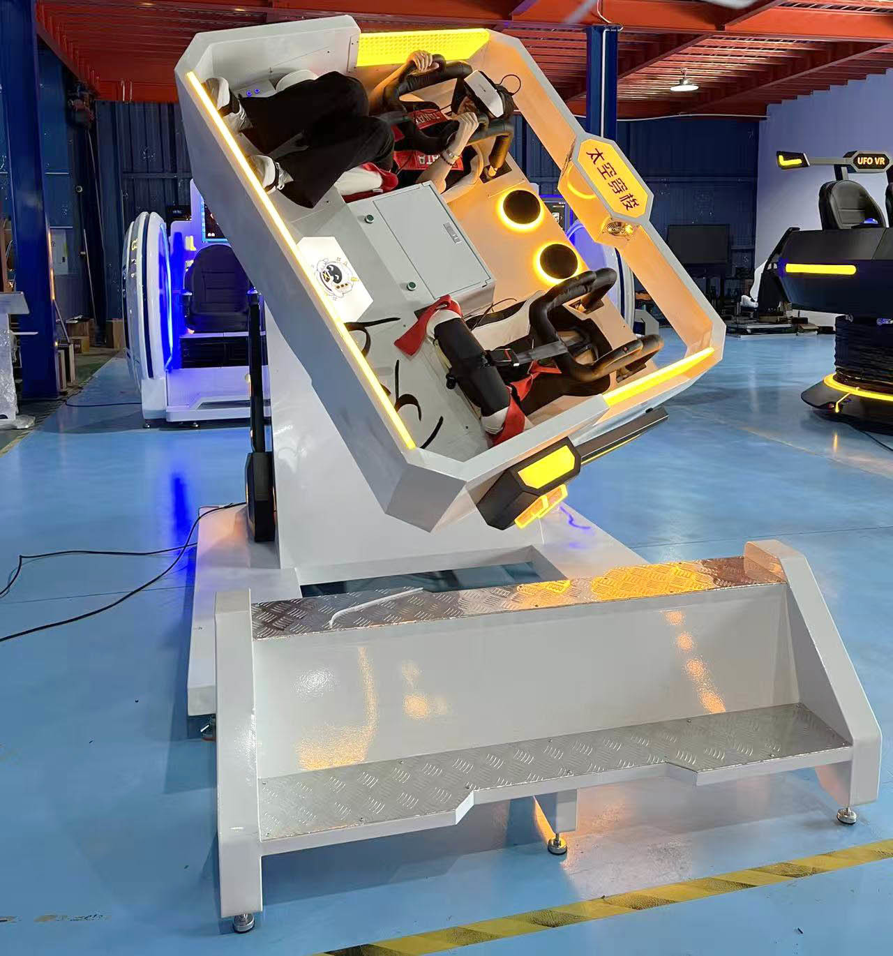 Virtual Reaity Display Experience the Ultimate 720 Degree Virtual Reality Adventure with 2 Players VR Space Shuttle 360 Simulator and DP VR E3S Glass