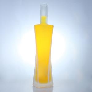 China Customized Logo Glass Bottle 750ml Capacity for Gin Rum Champagne Brandy and Whisky factory