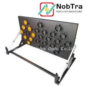 China Brightness Adjustment LED Arrow Boards In Iron Housing 12/24VDC Operating factory