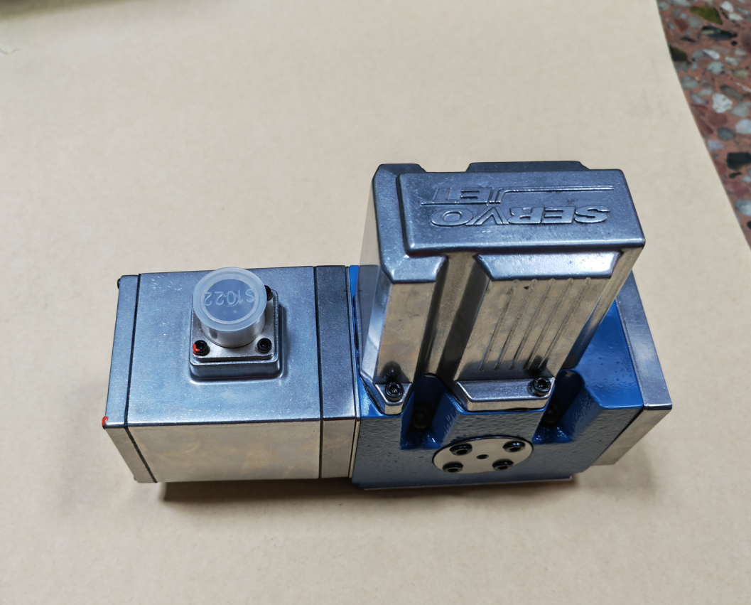 China German Manufacturing Moog Servo Valve with 25cm Nominal Diameter and -40°C to +100°C Operating Temperature factory