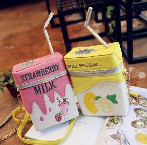 China Summer new shoulder bag diagonal female milk box shape straw embroidery female small square package factory