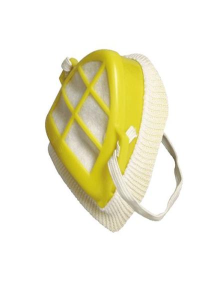 China Plastic Shell Antibacterial Face Mask Triangle Shape Non Woven Filter Replaceable factory