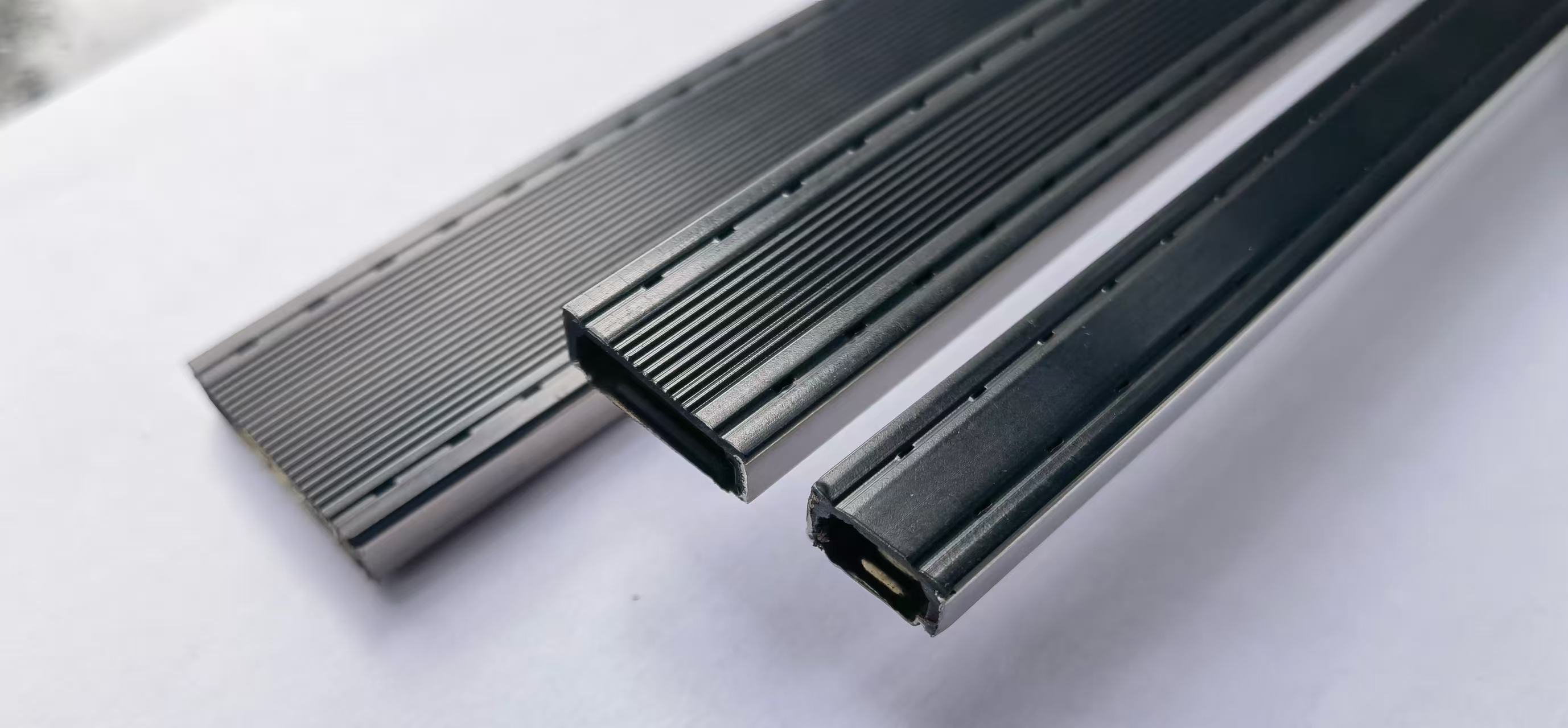 Composite Warm Edge Spacer Bar for Insulating Glass Units in Residential Buildings with Low Thermal Conductivity