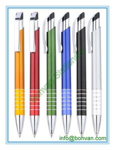 China exclusive plastic advertising ball point pen in click action factory