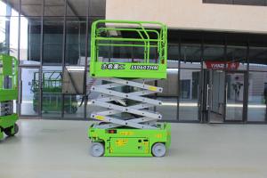China Light Green Self Propelled Scissor Lift Working Height 18m Diesel Engine factory