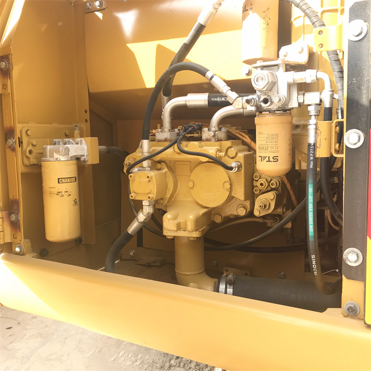 2021 Good Condition Japan Original 20 Ton Used Crawler Excavator CAT 320D2 in Shanghai