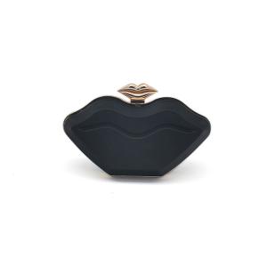 China 210*115mm Creative Gift Gold Lip Shape Bag Frame factory
