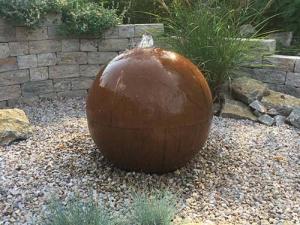 China Outdoor Rusty Corten Steel Garden Fountain Ball Shaped Waterfall factory