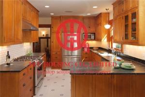China Modern Elegant Solid Wood Kitchen Cabinet with Excellent Design and Quality factory
