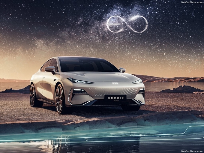 Geely Galaxy E8 Ev Electric Car 2024 550Kw Max New Energy Vehicle Sedan With One Motor At 190km/H Max Speed