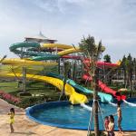 Large Scale Open And Closed Water Slide 95m Length Fade Resistant