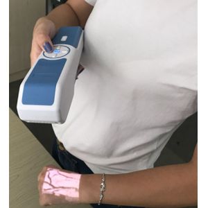 China BS300 Medical Vein Viewing System Infrared Vein Finder Handheld Pocket Vein Locator with Near-infrared light on sale