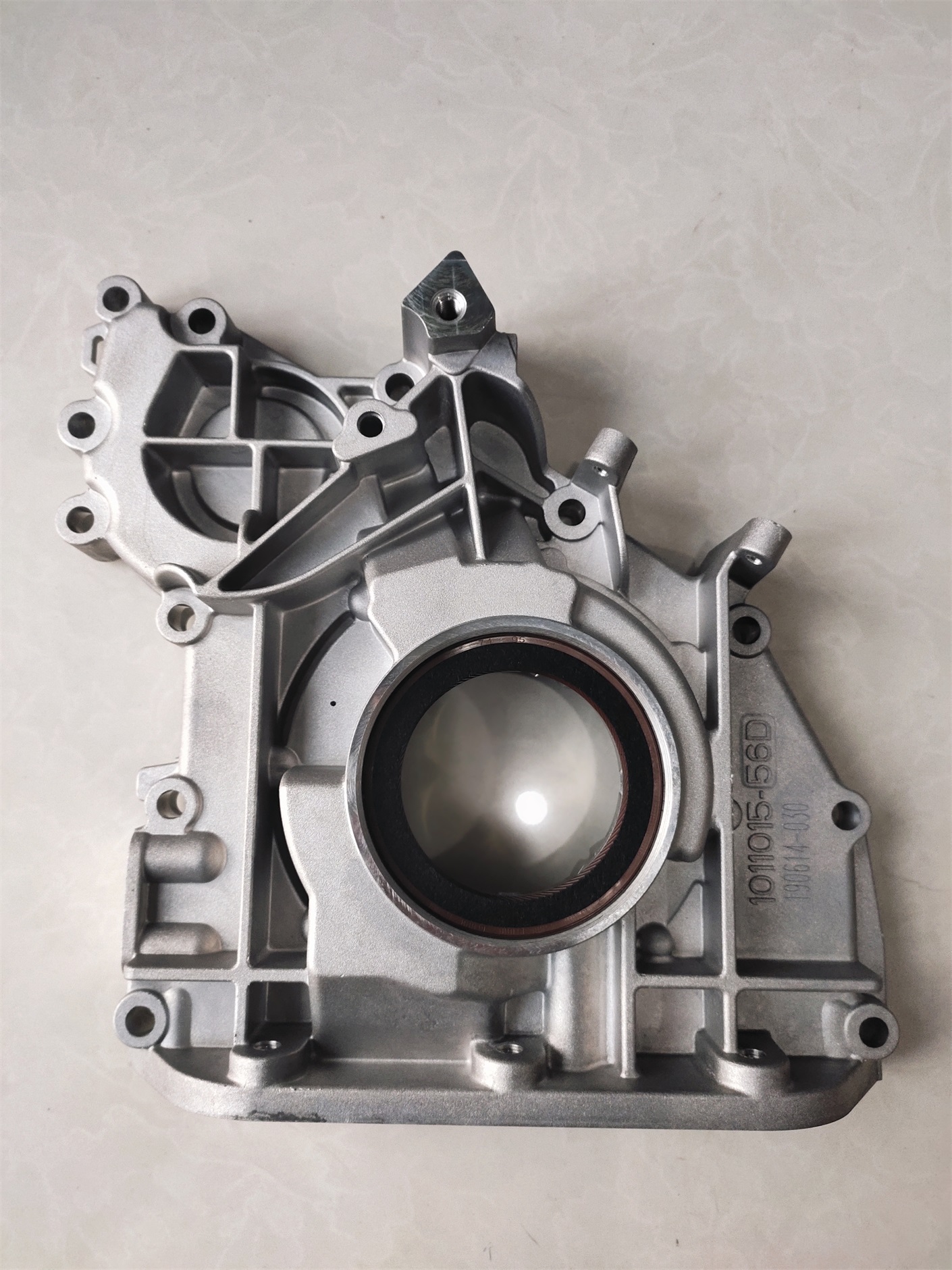 Deutz BF4M2012 Engine Spare Parts Excavator Oil Pump 04258381